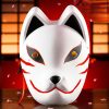 Masque japonais Kitsune rusé blanc avec motifs rouges et noirs, forme de renard sacré, décor traditionnel
